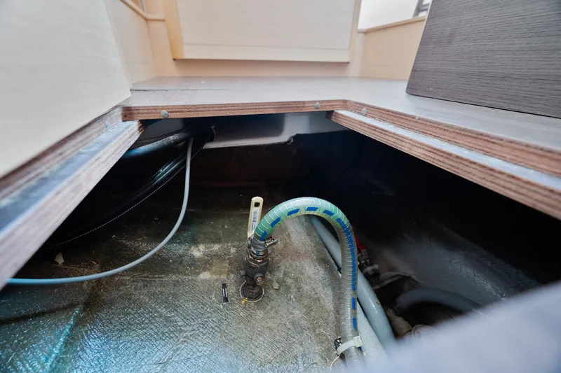 Curvy Mermaid Yacht Photos Pics 