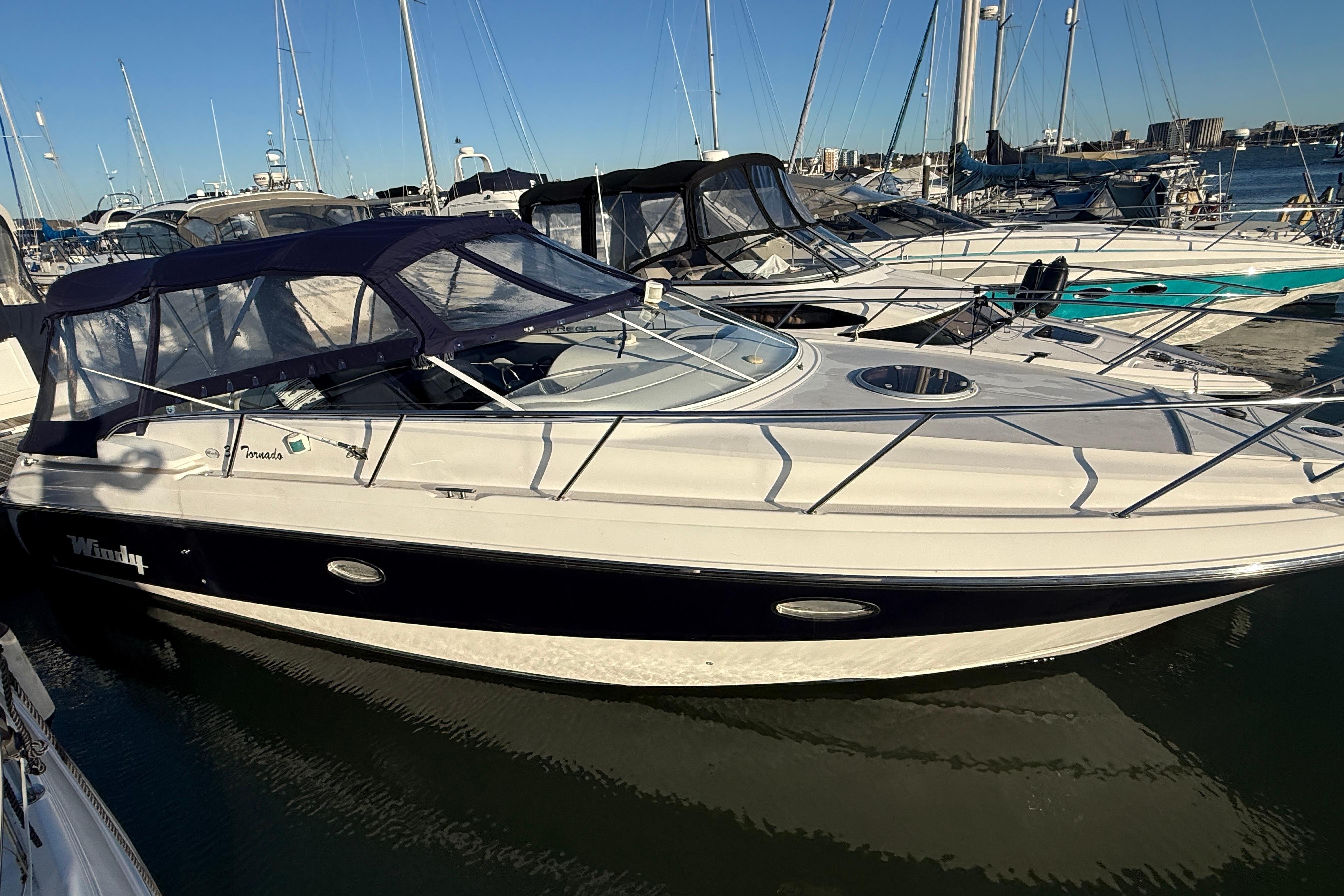2000 Windy Tornado 31