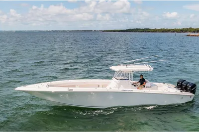 Fountain 38 Center Console