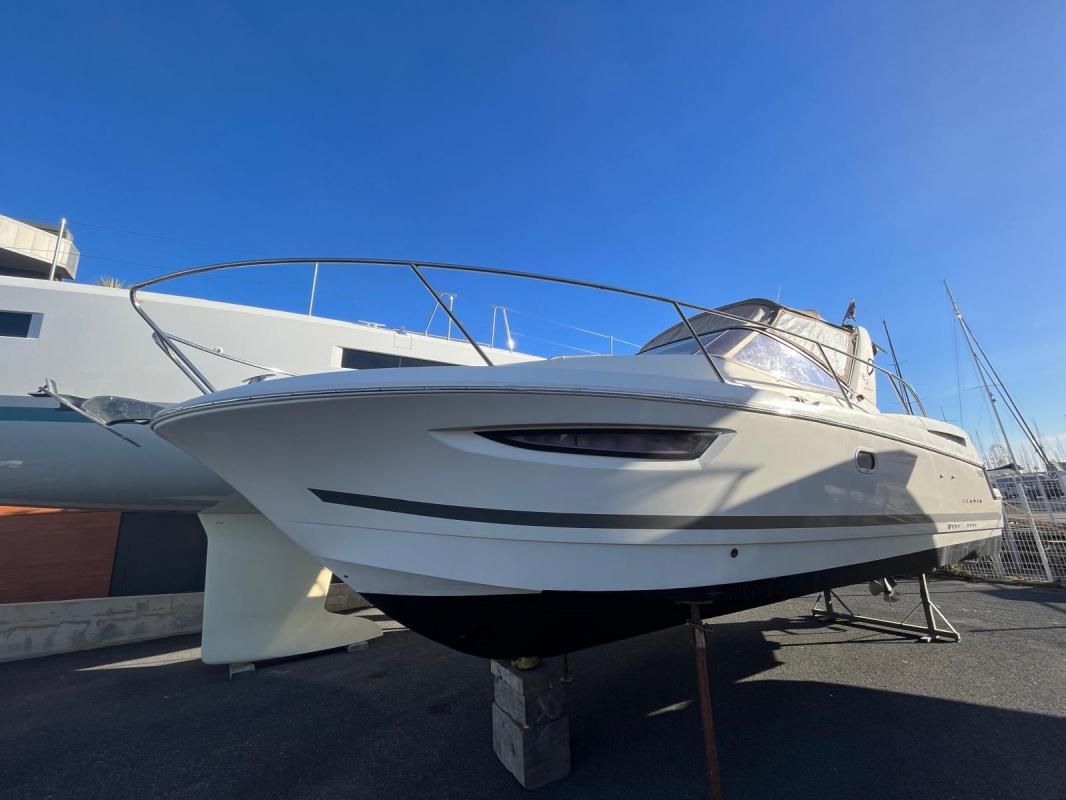 2011 Jeanneau Leader 8