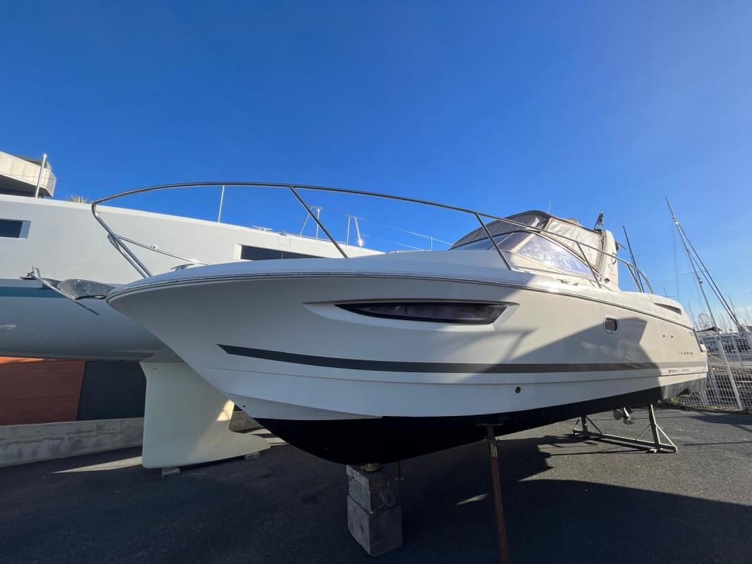 2011 Jeanneau Leader 8