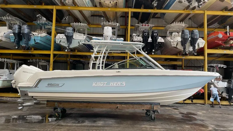  Yacht Photos Pics 2019 Boston Whaler 270 Vantage - Image 1