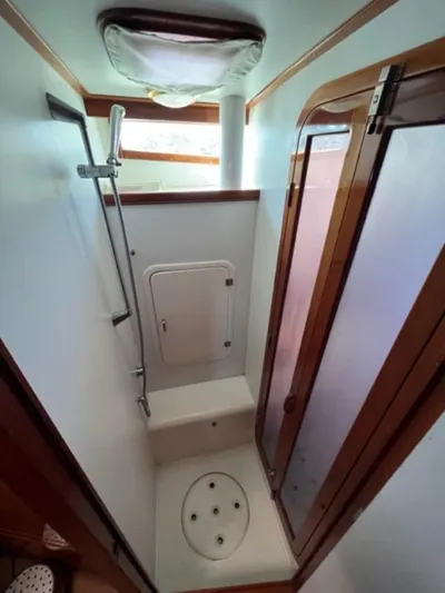 Rock And Reel Yacht Photos Pics 