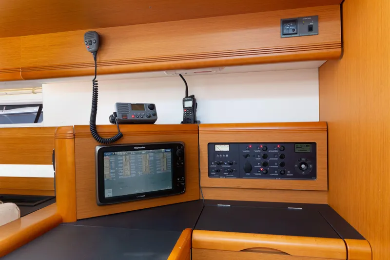 Shenanigans Yacht Photos Pics 