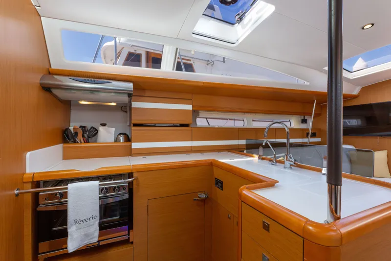 Shenanigans Yacht Photos Pics 