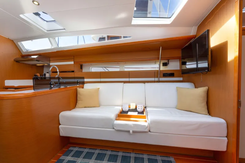 Shenanigans Yacht Photos Pics 