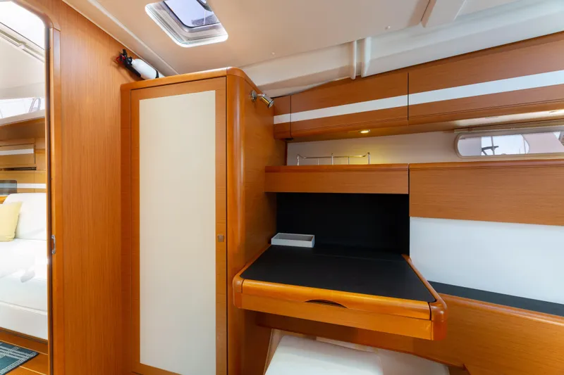 Shenanigans Yacht Photos Pics 