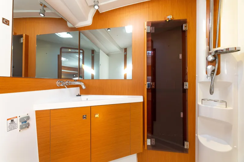 Shenanigans Yacht Photos Pics 