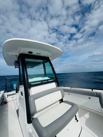  Yacht Photos Pics 2024 Everglades 273 Cc - Image 18