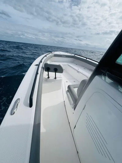  Yacht Photos Pics 2024 Everglades 273 Cc - Image 17