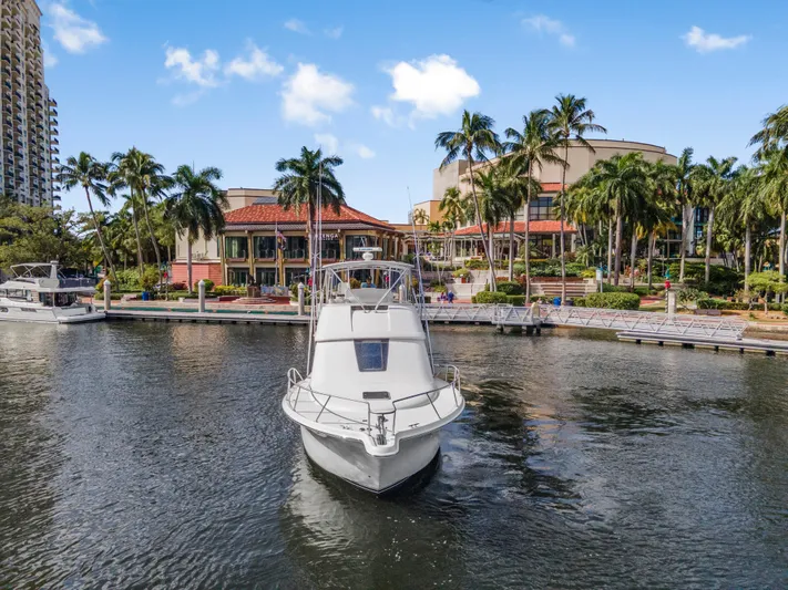 Emma Yacht Photos Pics 