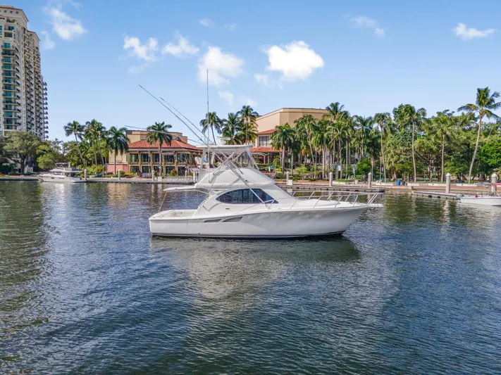 Emma Yacht Photos Pics 