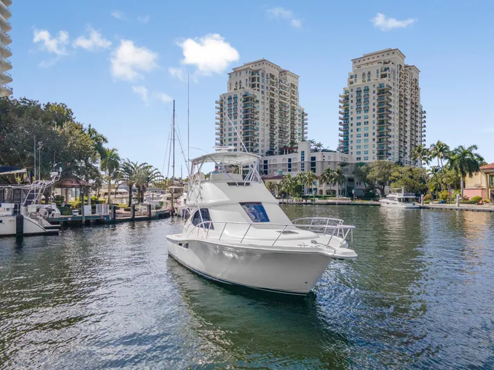 Emma Yacht Photos Pics 