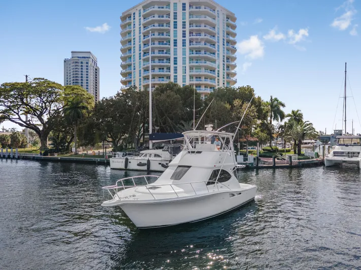 Emma Yacht Photos Pics 