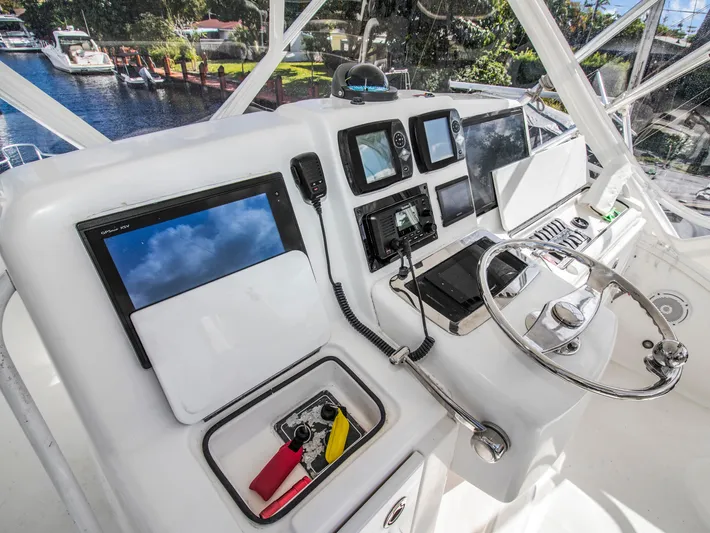 Emma Yacht Photos Pics 