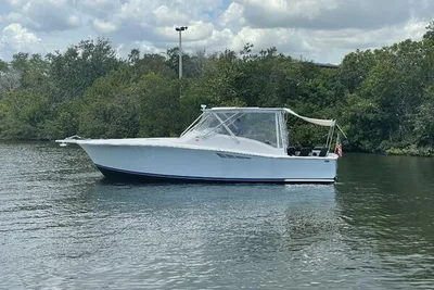 Luhrs 38 Open