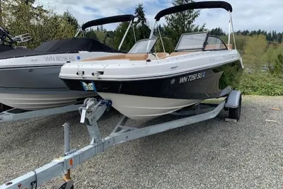 Bayliner DX 2050