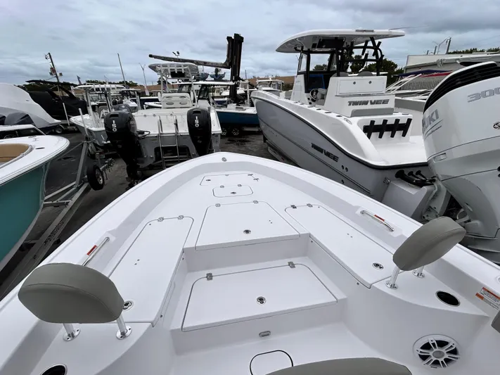  Yacht Photos Pics 2024 Sportsman 267 Masters - Image 12