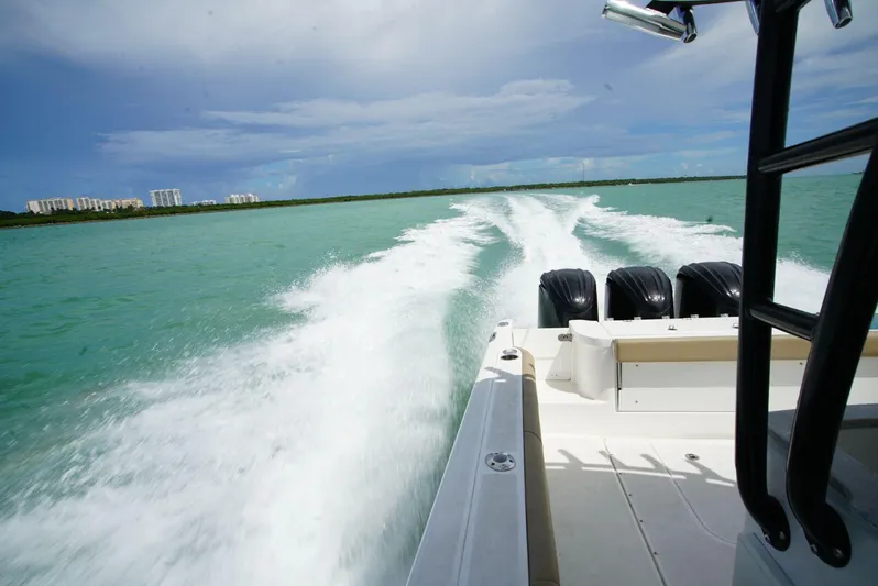  Yacht Photos Pics 2024 Everglades 365 Cc - Image 4