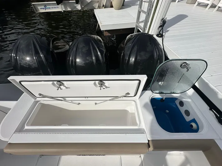  Yacht Photos Pics 2024 Everglades 365 Cc - Image 11