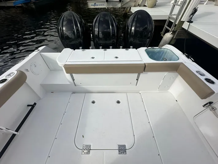  Yacht Photos Pics 2024 Everglades 365 Cc - Image 10