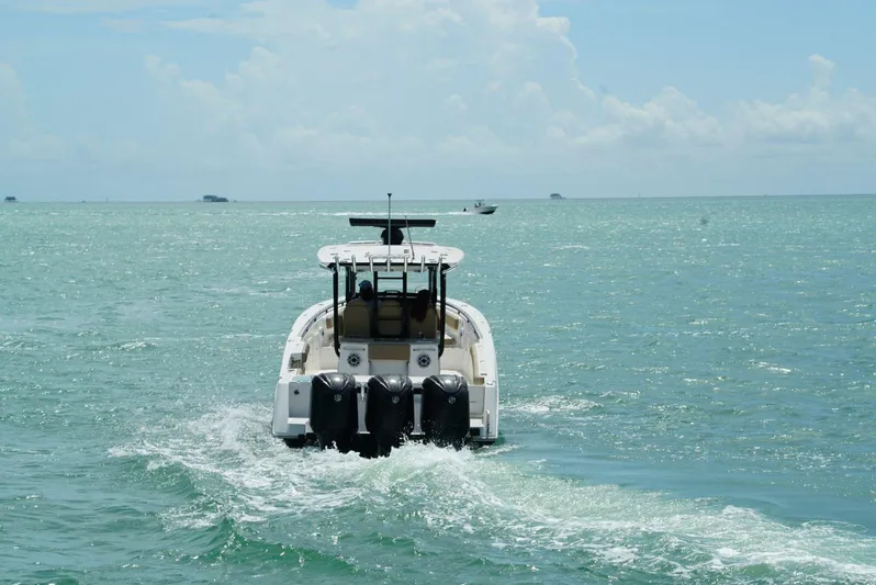  Yacht Photos Pics 2024 Everglades 365 Cc - Image 2