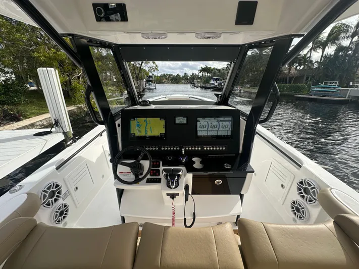  Yacht Photos Pics 2024 Everglades 365 Cc - Image 14