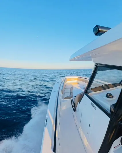  Yacht Photos Pics 2024 Everglades 365 Cc - Image 15