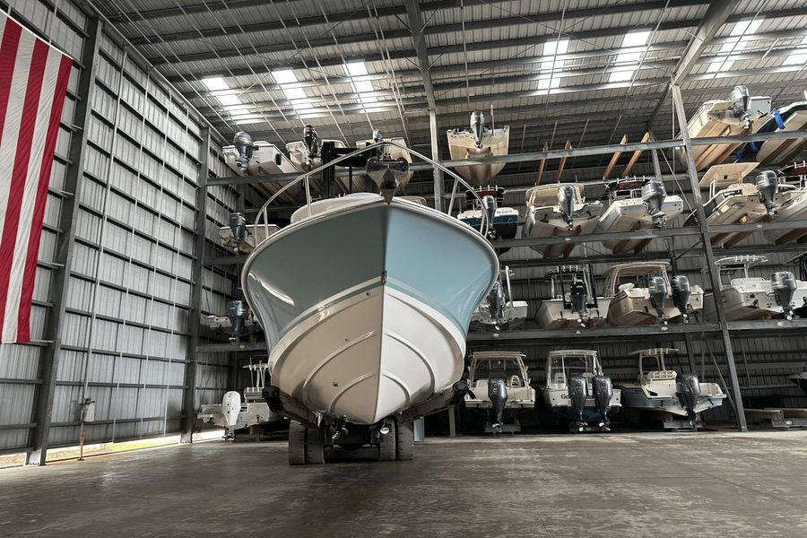 2022 Boston Whaler 250 Outrage