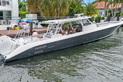 Everglades 455 Center Console