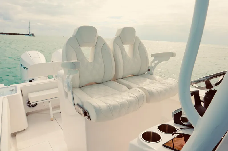  Yacht Photos Pics 2025 Limitless 27 Center Console