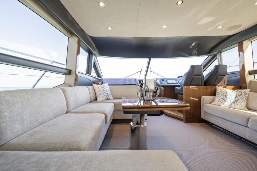 2016 Princess 52 Flybridge
