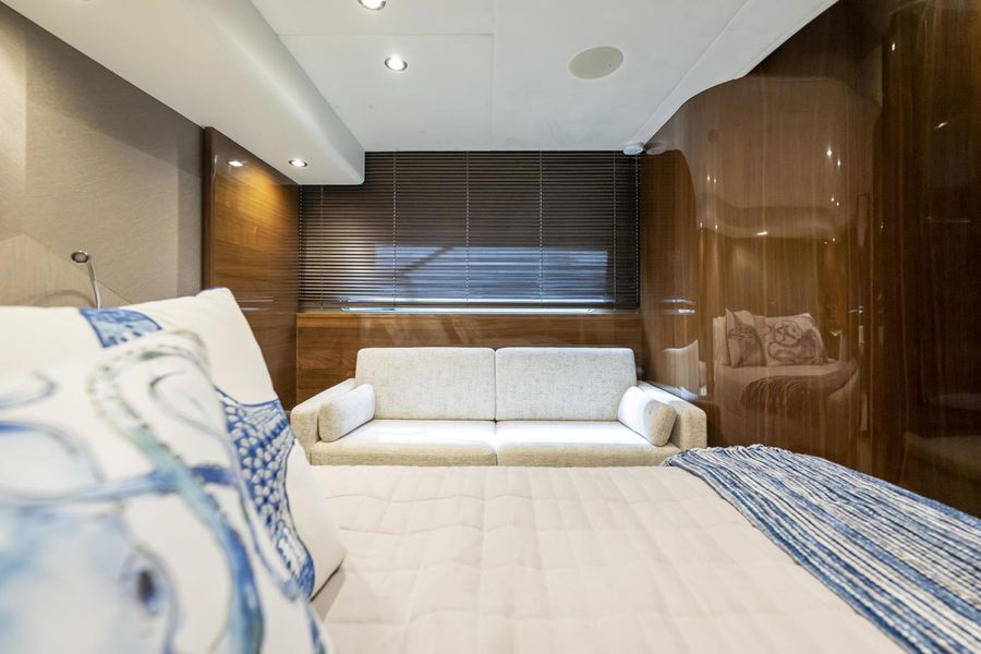 2016 Princess 52 Flybridge