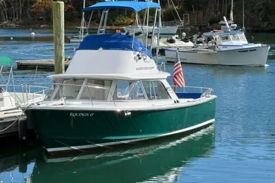 Bertram 31 Flybridge Cruiser