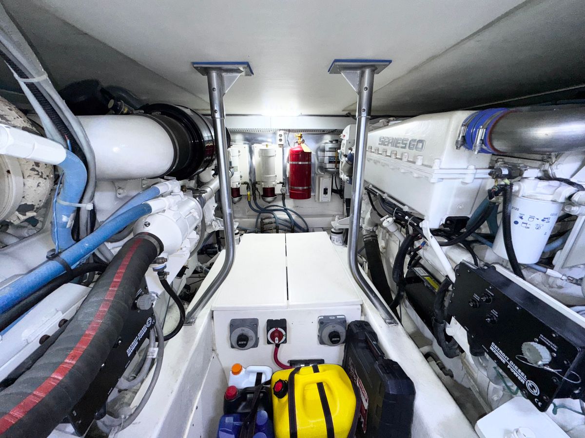 2005 Ocean Yachts 46 