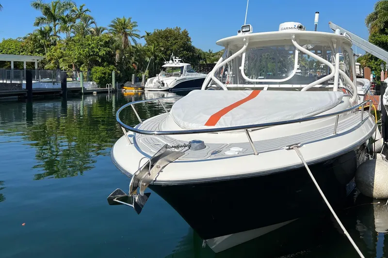 Pura Vida Yacht Photos Pics 