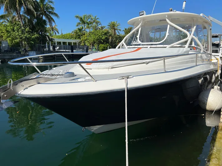 Pura Vida Yacht Photos Pics 