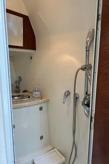 Pura Vida Yacht Photos Pics 2008 Hydra-Sports Vector 3500 VX bathroom with sink and shower.