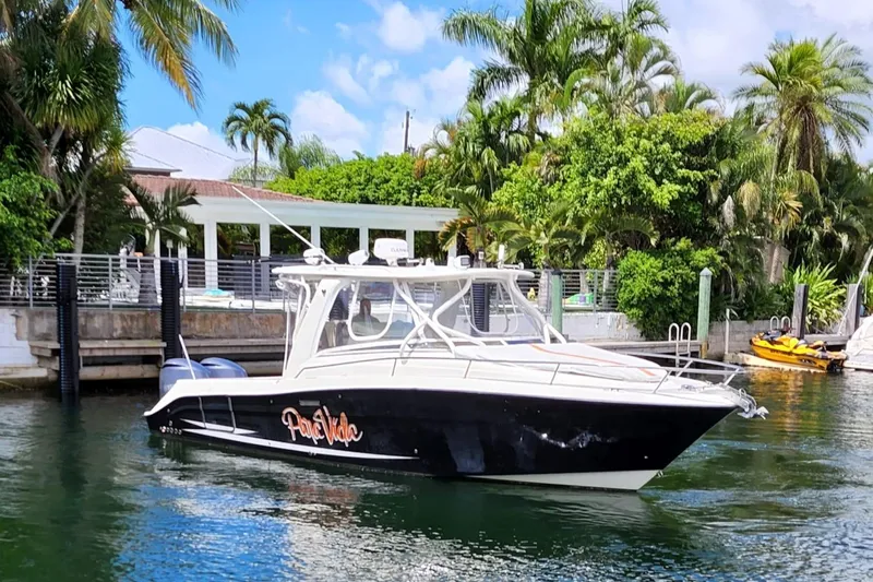 Pura Vida Yacht Photos Pics 