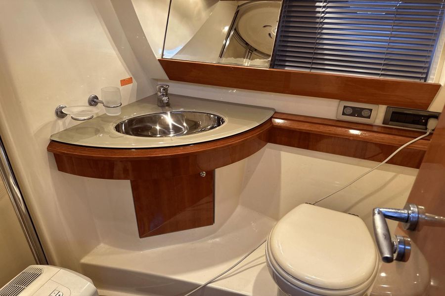 2006 Azimut 50