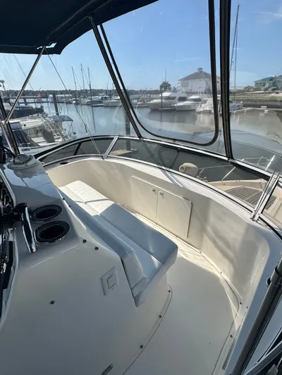 Why Wait Yacht Photos Pics Interior of 2000 Silverton 392 Motor Yacht at marina.