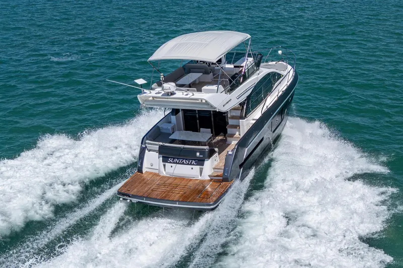 Suntastic Yacht Photos Pics 