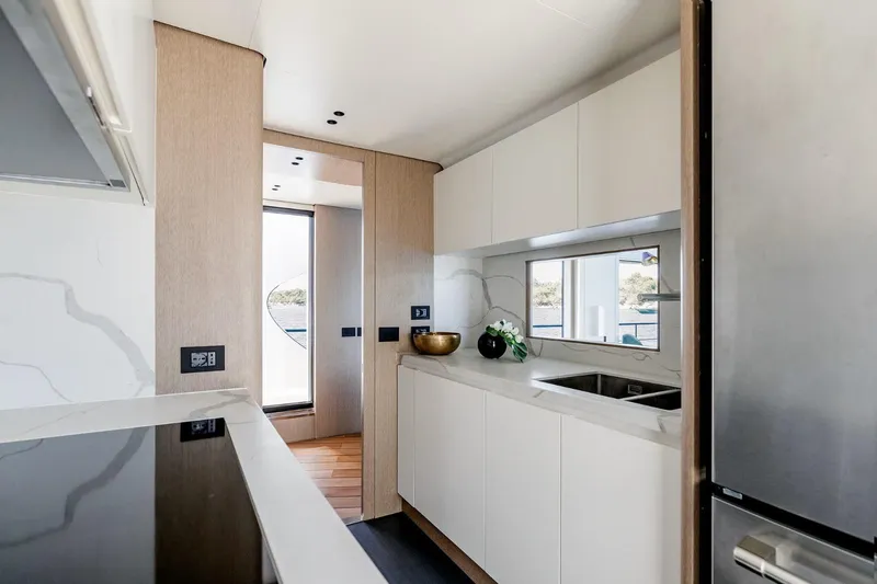  Yacht Photos Pics Azimut Grande 26 - D Yachts