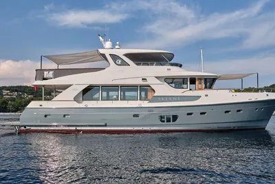 Selene 72 Explorer