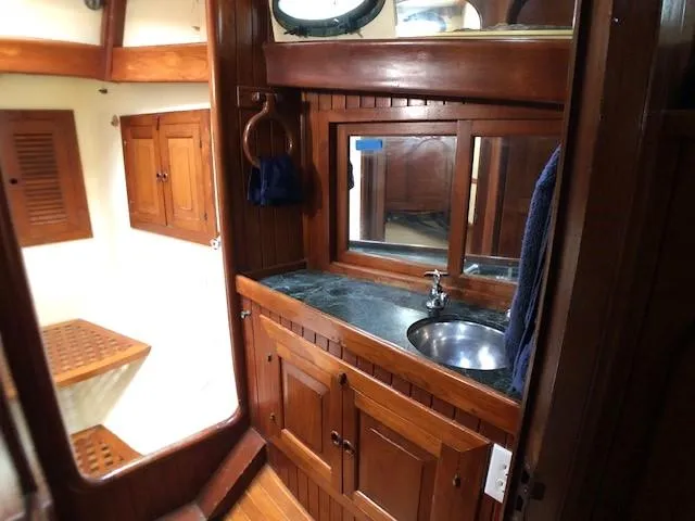 Sophia Yacht Photos Pics 