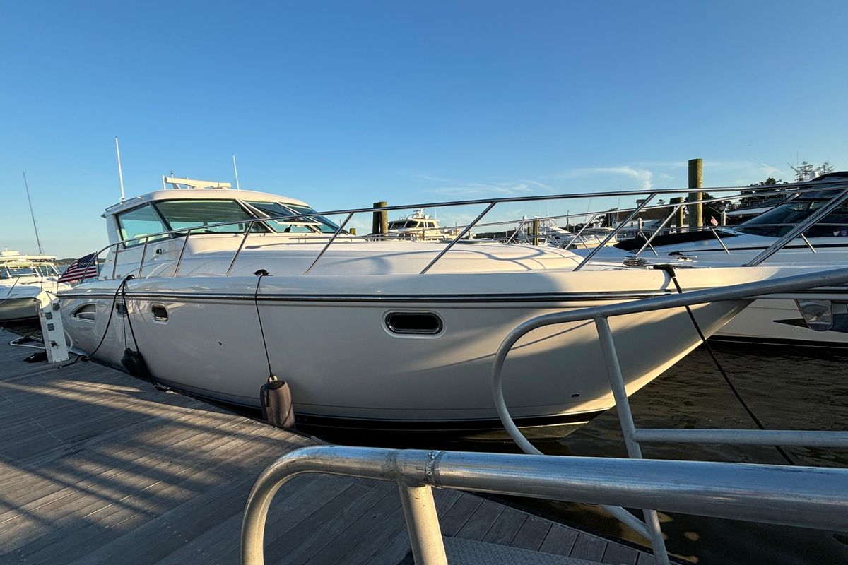 2005 Tiara Yachts 43 