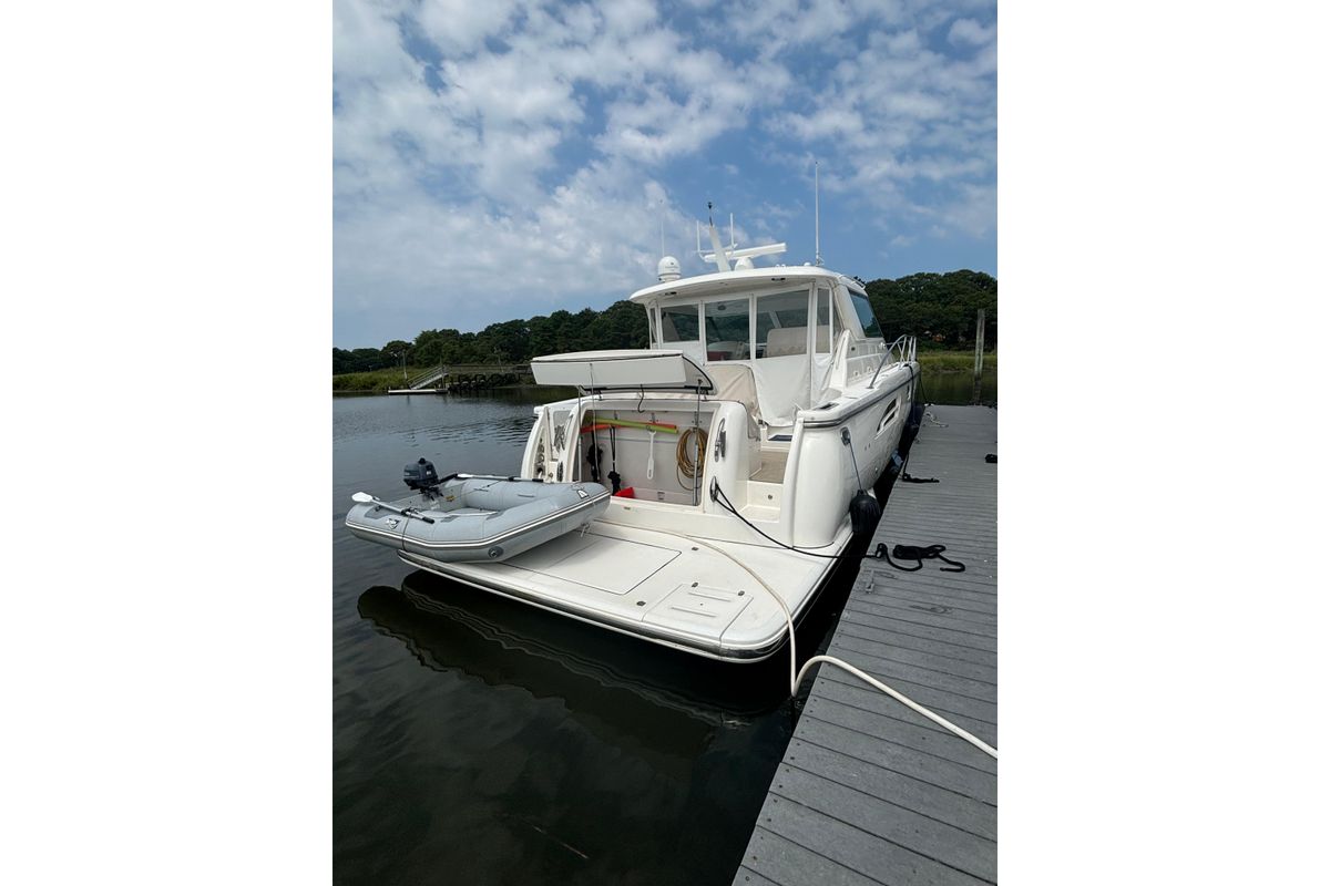 2005 Tiara Yachts 43 