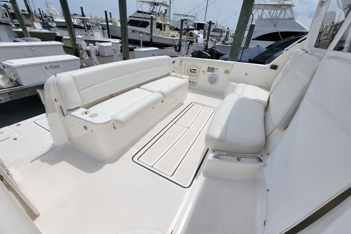 2005 Tiara Yachts 43 