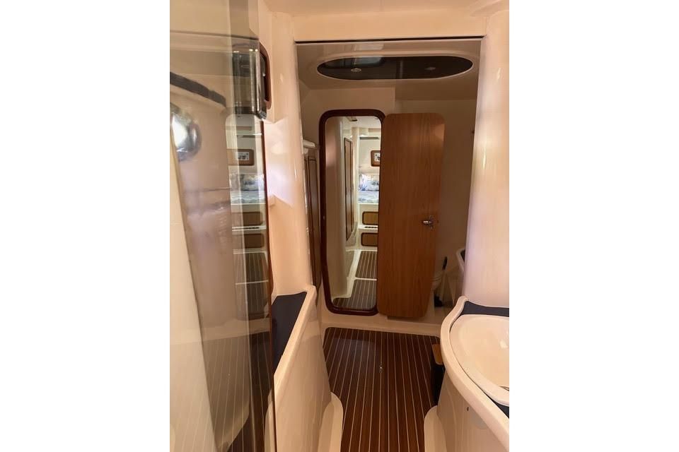 2007 Africat Marine 42 