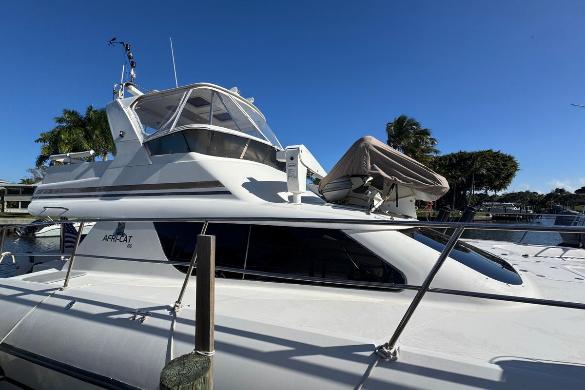 2007 Africat Marine 42 